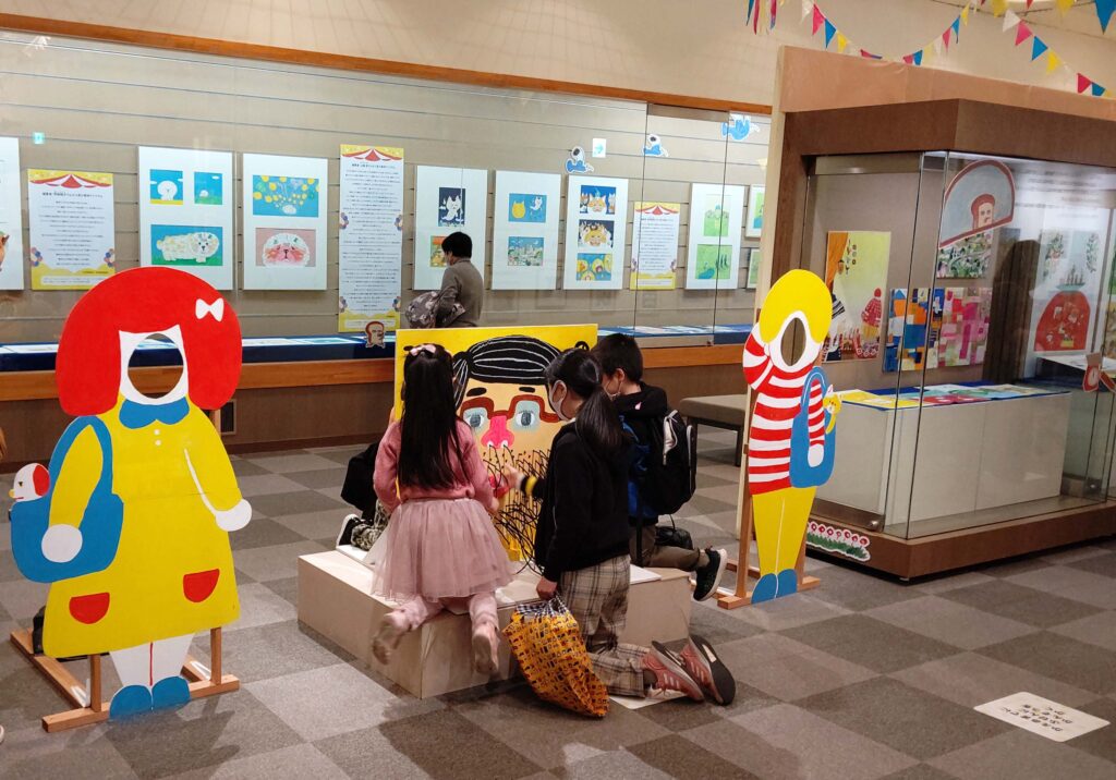 「柴田ケイコ展～ちゃかぽこカーニバル～」、大好評で開催中～！